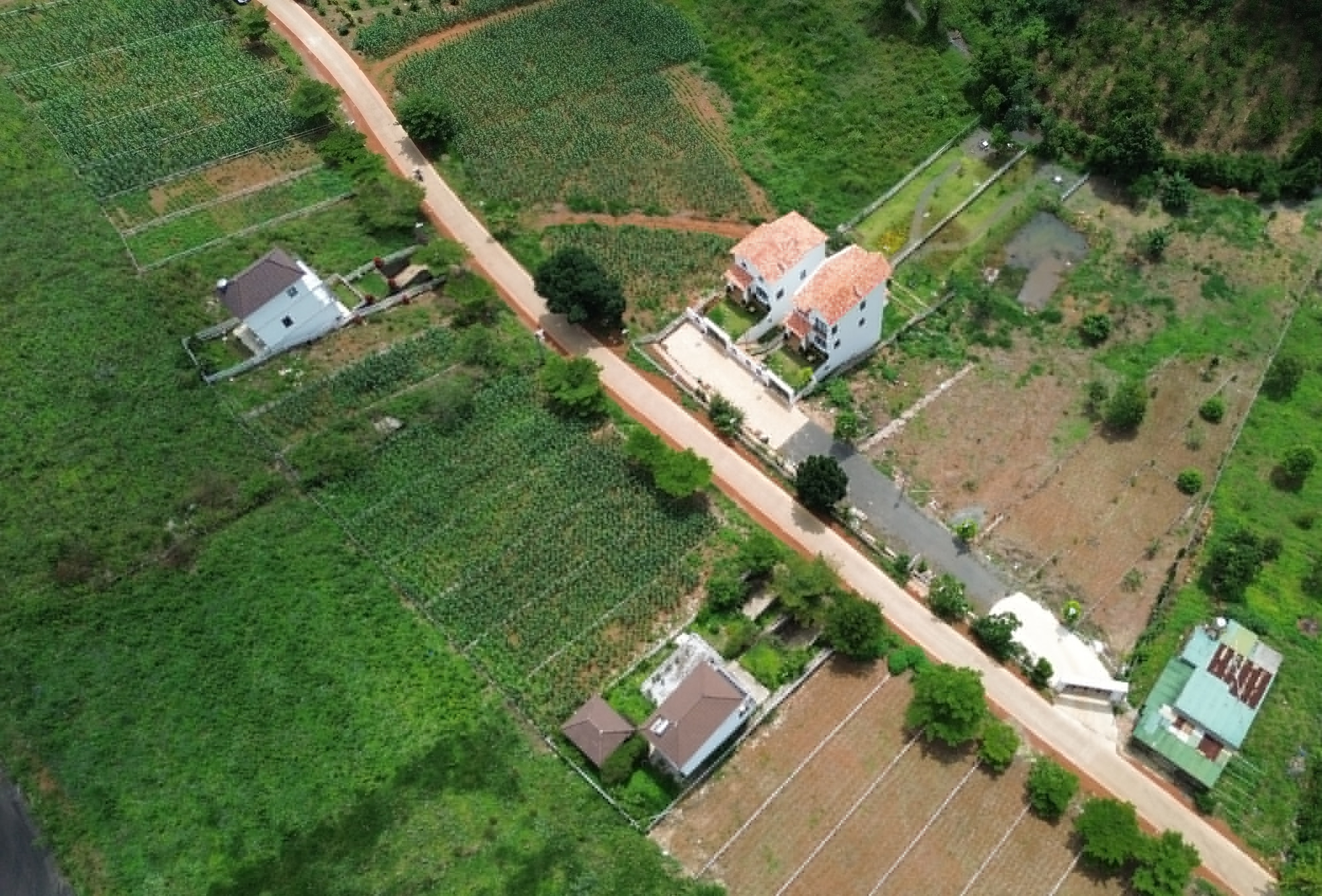 Lâm Đồng: Ngăn chặn quảng cáo dự án "ma" - Ảnh 1.