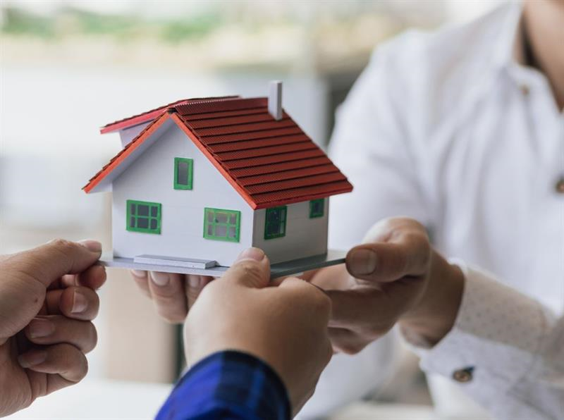 Đề xuất bỏ công chứng giao dịch tặng, cho bất động sản